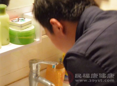 男人脱发怎么办 这样解决效果好